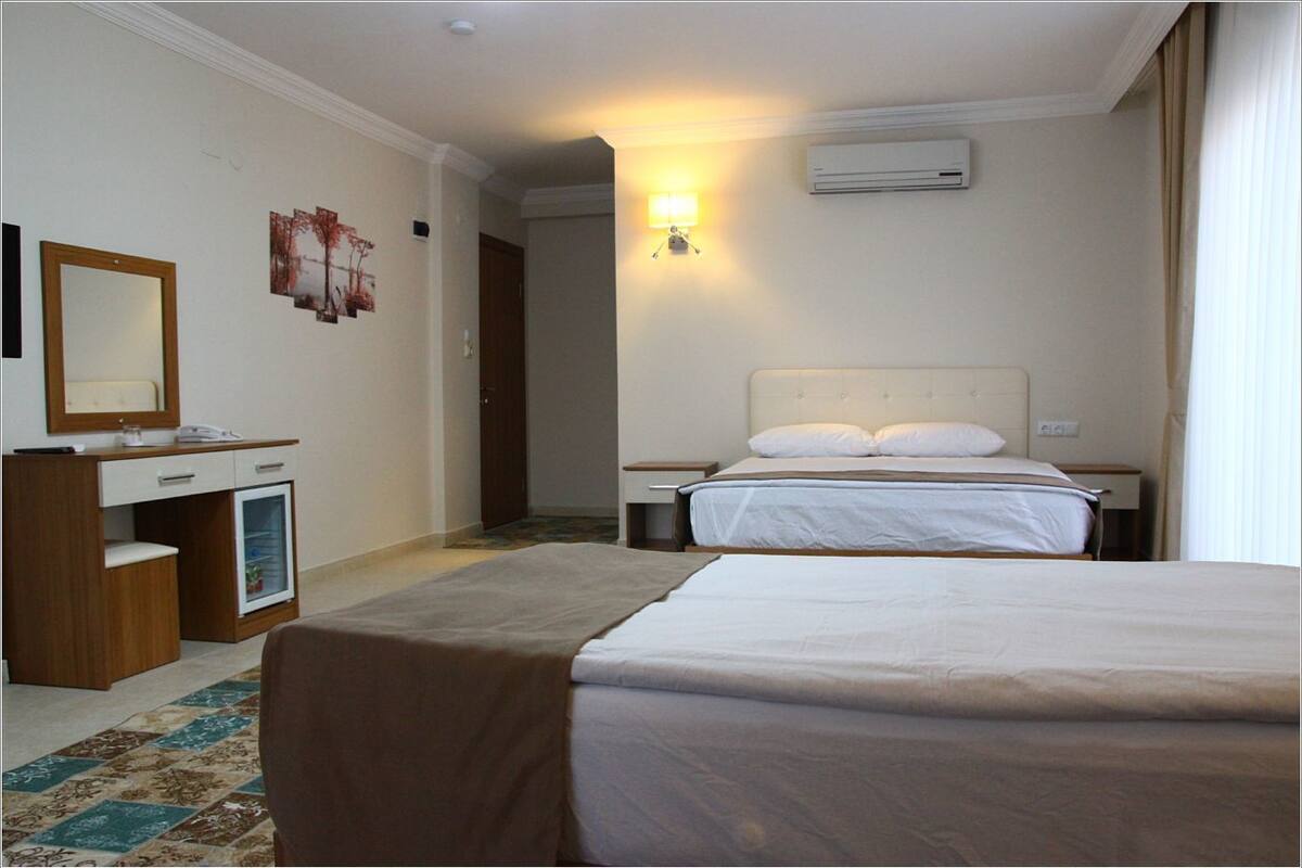 In-room safe, desk, soundproofing, free WiFi