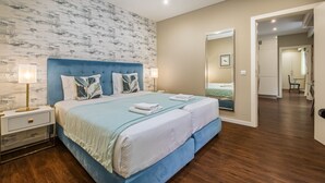 2 bedrooms, desk, laptop workspace, iron/ironing board - Quinta da tia Briosa, Casa da Avó (Ponta do Sol)