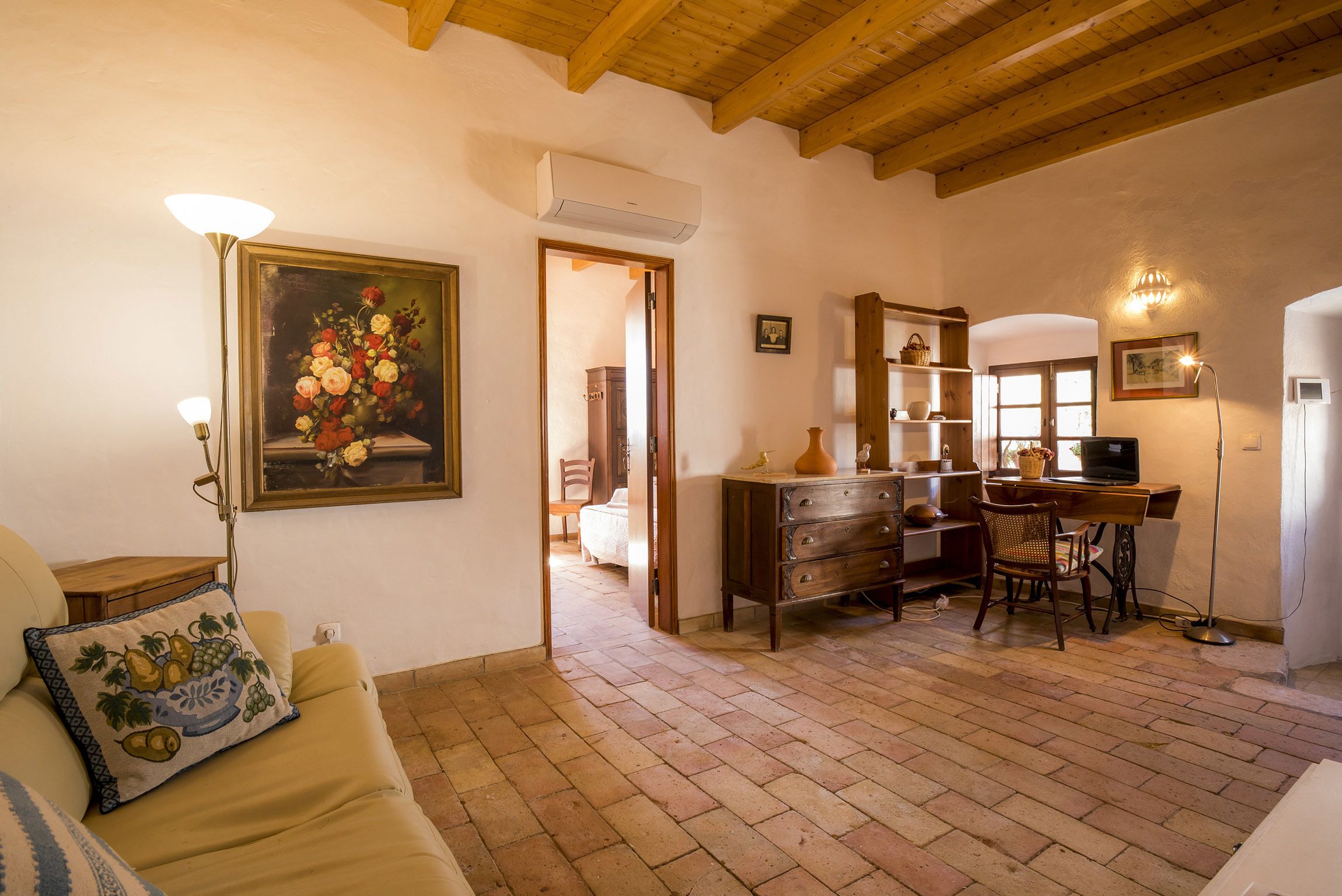 Studio Suite, Shared Kitchen | Living room