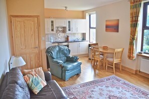 Apartment, Sea View | Private kitchen | Full-size fridge, microwave, oven, stovetop - Honeycomb House (Hunstanton)