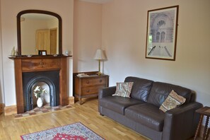 公寓, 海景 | 客廳 | 平面電視、DVD 播放機