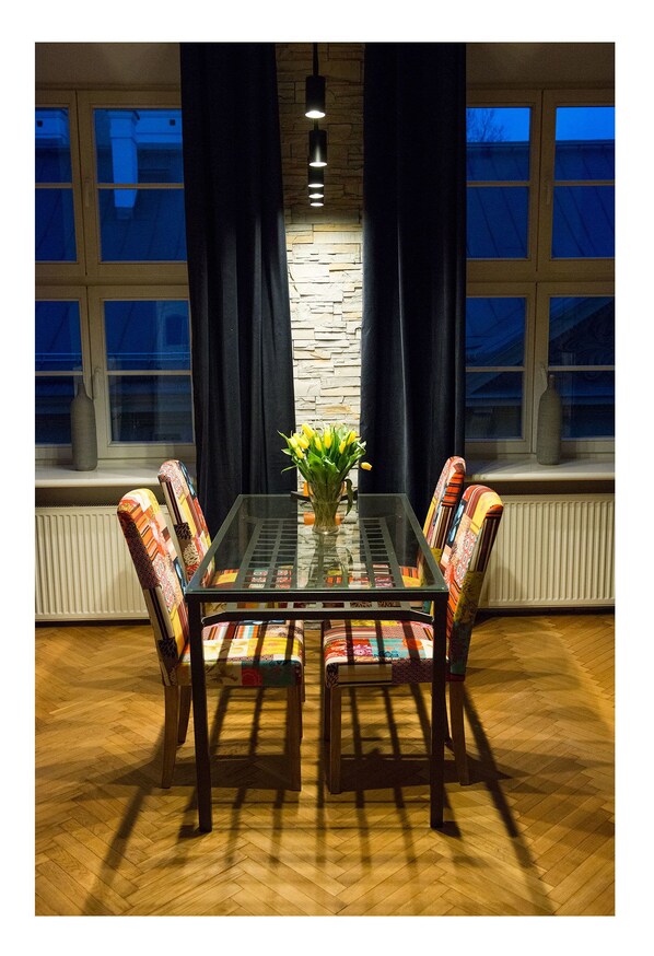 Huoneisto, 1 keskisuuri parisänky ja vuodesohva (9) | Yksilöllisesti sisustettu, yksilöllisesti kalustettu