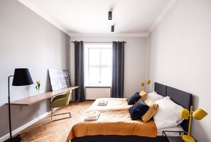 Apartment, 1 Queen Bed with Sofa bed (9) | Individually decorated, individually furnished, iron/ironing board