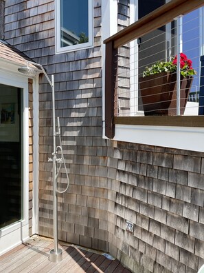 Exterior detail - Great location near town & beaches in West End quiet neighborhood Dog friendly!
(Provincetown)