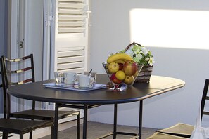 Comfort-Apartment, 2 Queen-Betten | Terrasse/Patio
