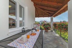 Outdoor dining - Eva in Poreč - Istrien / Eva in Poreč - 1 Studio für 2 Personen ST1 (Porec)