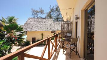 Deluxe Studio Suite, 1 King Bed with Sofa bed, Kitchenette, Ocean View | View from room