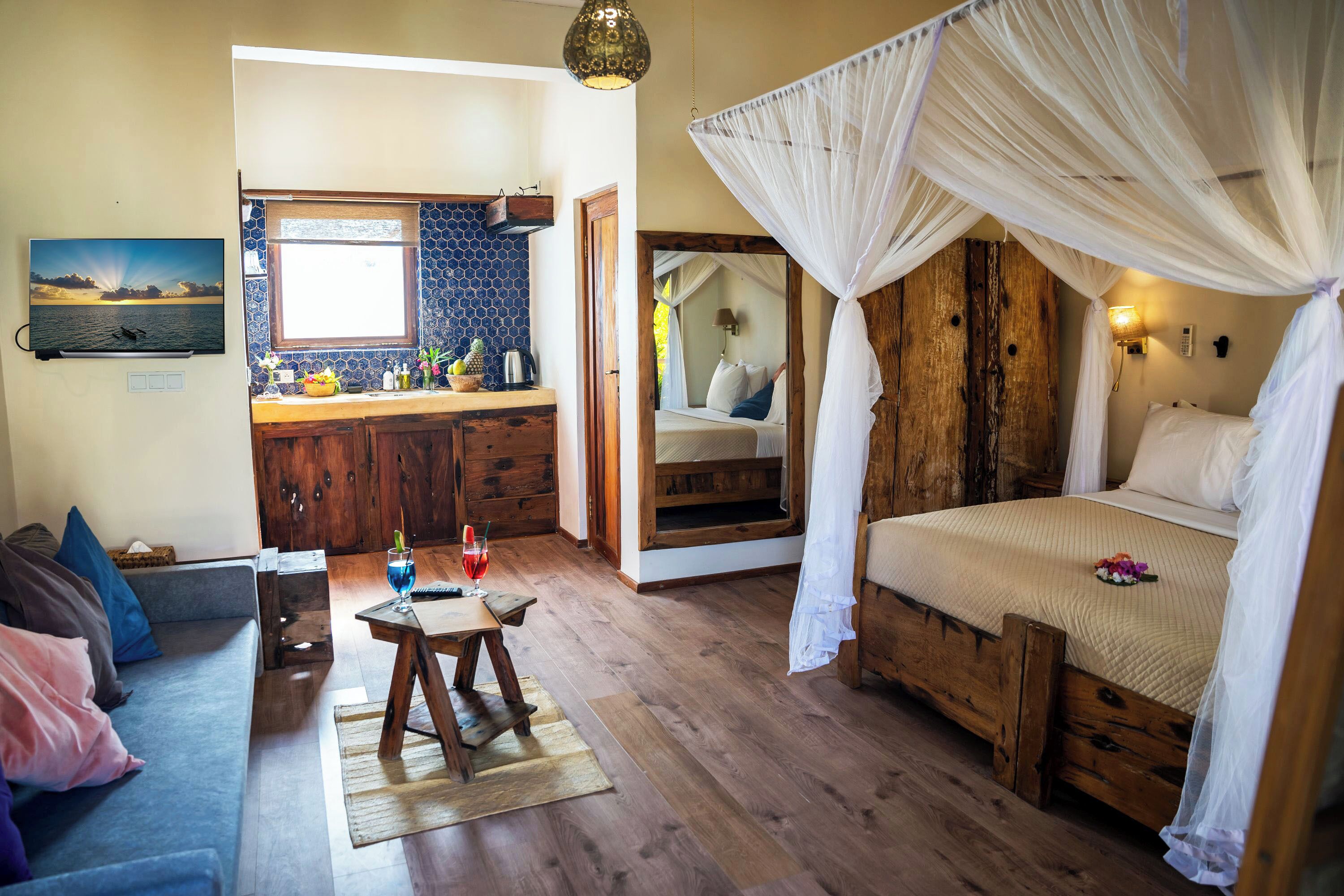 deluxe studio suite, 1 king bed with sofa bed, kitchenette, ocean view | 1 bedroom, premium bedding, pillow-top beds, free minibar