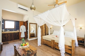 Deluxe Studio Suite, 1 King Bed with Sofa bed, Kitchenette, Ocean View | Private kitchenette | Full-sized fridge, stovetop, coffee/tea maker, electric kettle - Clove Island Villas & SPA (Makunduchi)