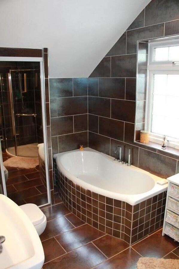 Deluxe Single Room | Bathroom