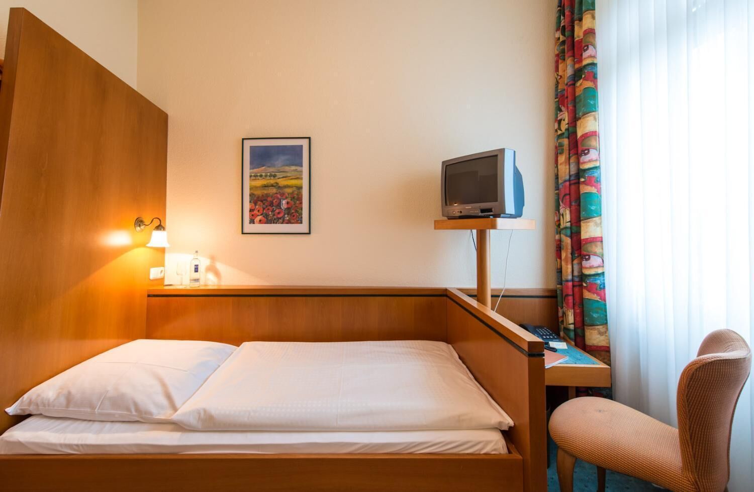 desk, soundproofing, rollaway beds, free wifi