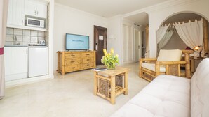 Apartment | Private kitchen | Coffee/tea maker, fridge, microwave - Bluebay Estepona (Estepona)