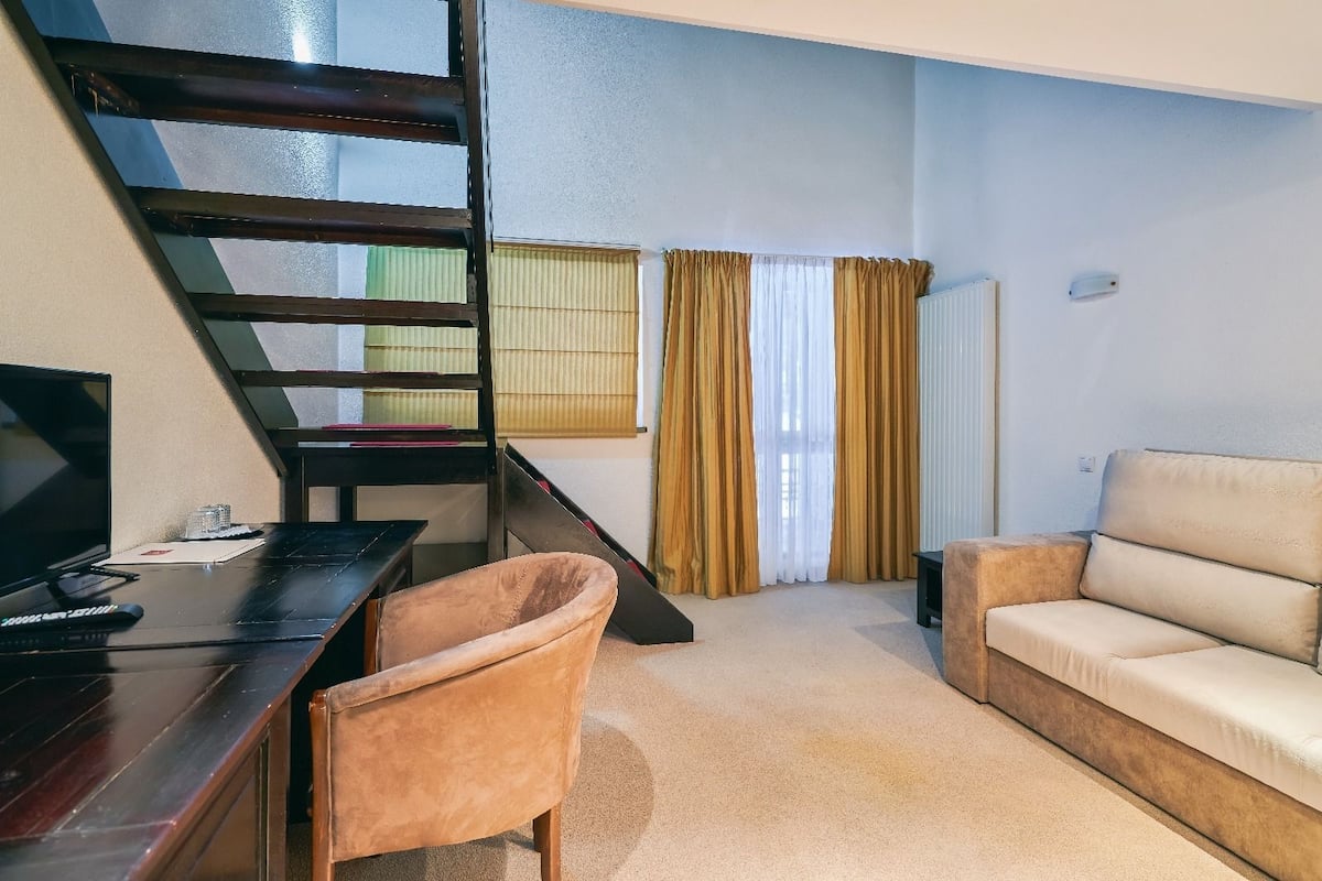 In-room safe, desk, free WiFi, bed sheets