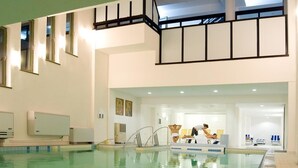 Indoor pool - Hotel & Restaurant Sofia (Sucevita)
