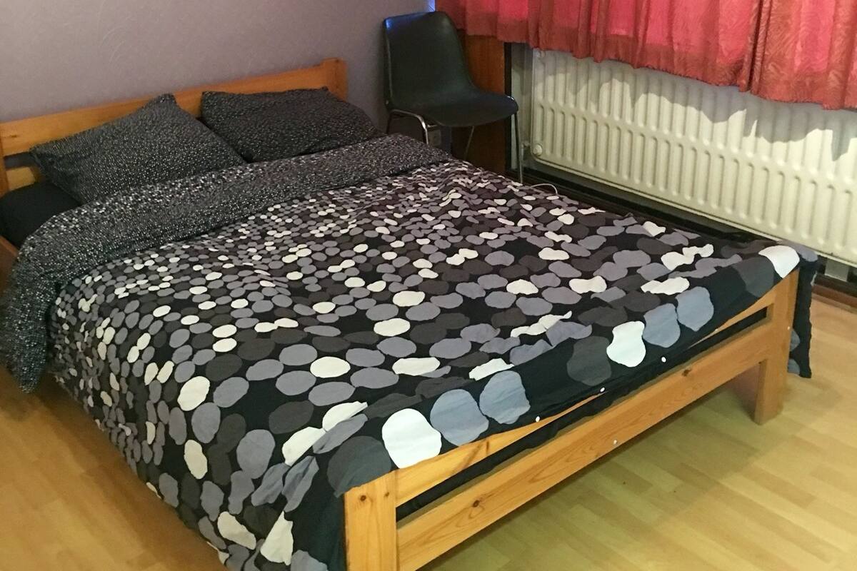 Apartment, Erdgeschoss (D) | 3 Schlafzimmer, schallisolierte Zimmer, Bügeleisen/Bügelbrett
