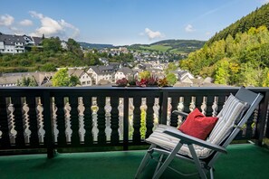 Standard Condo, 2 Twin Beds, City View | Terrace/patio - Cafe Alt Willingen (Willingen)