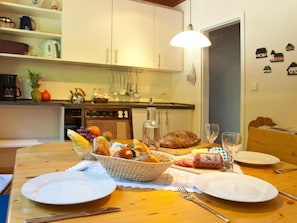 Full-size fridge, microwave, stovetop, coffee/tea maker - Cafe Alt Willingen (Willingen)