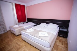 Courtyard view - Hotel Yu (East Sarajevo)