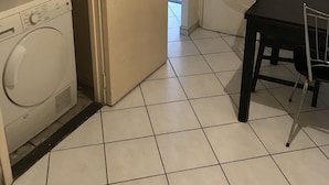 Appartement | Woonruimte | Een flatscreentelevisie