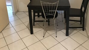 Appartement | Dineren in de kamer