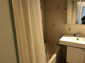 Bathroom - Rtbf Brussels City Nato Apartment (Brussels)