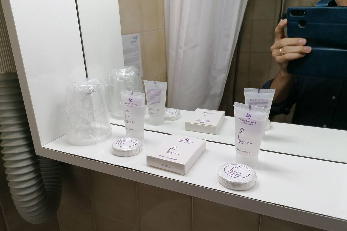 comfort room, 1 queen bed | bathroom | shower, rainfall showerhead, free toiletries, hair dryer