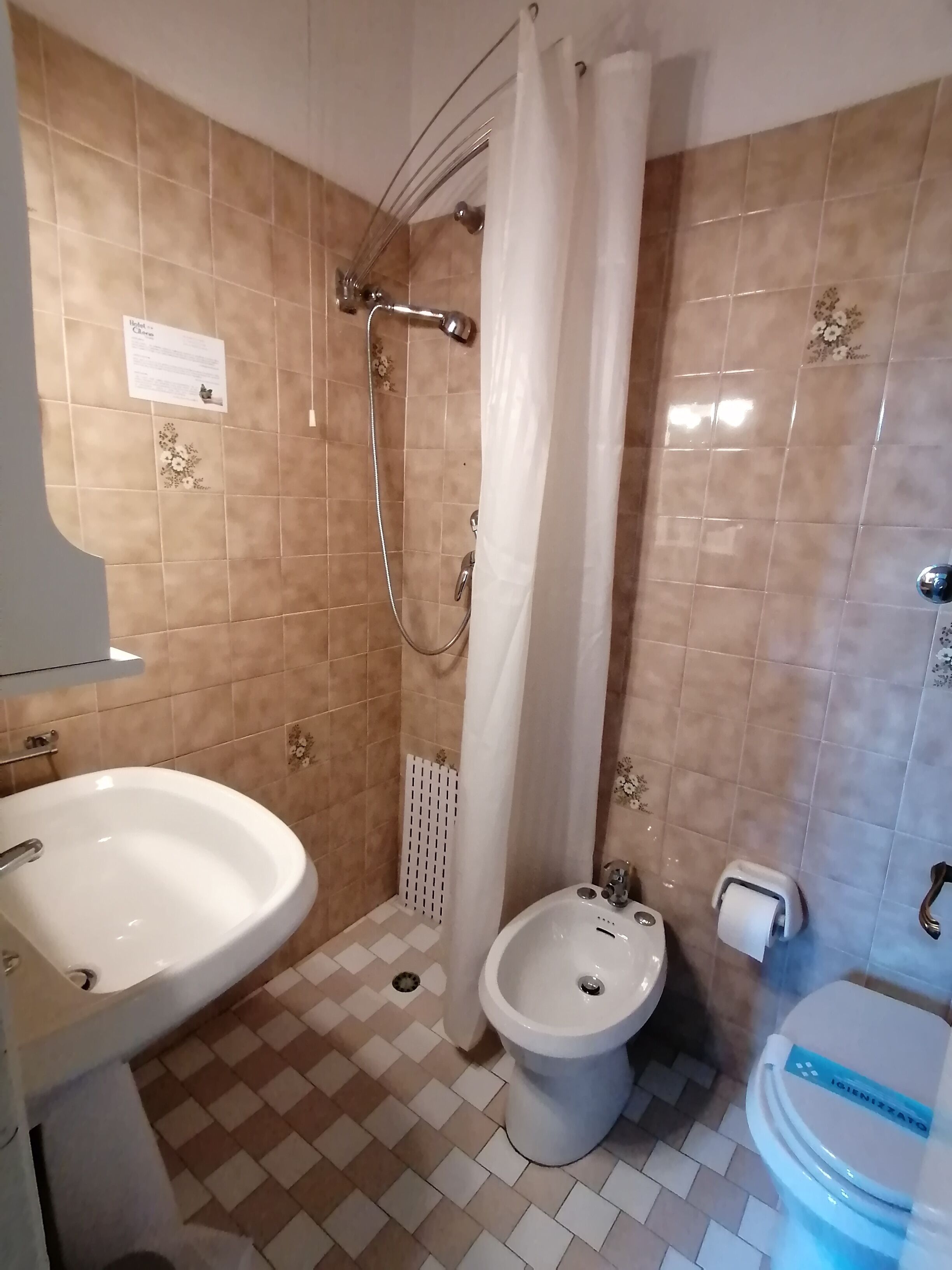 standard triple room, park view | bathroom | shower, rainfall showerhead, free toiletries, hair dryer