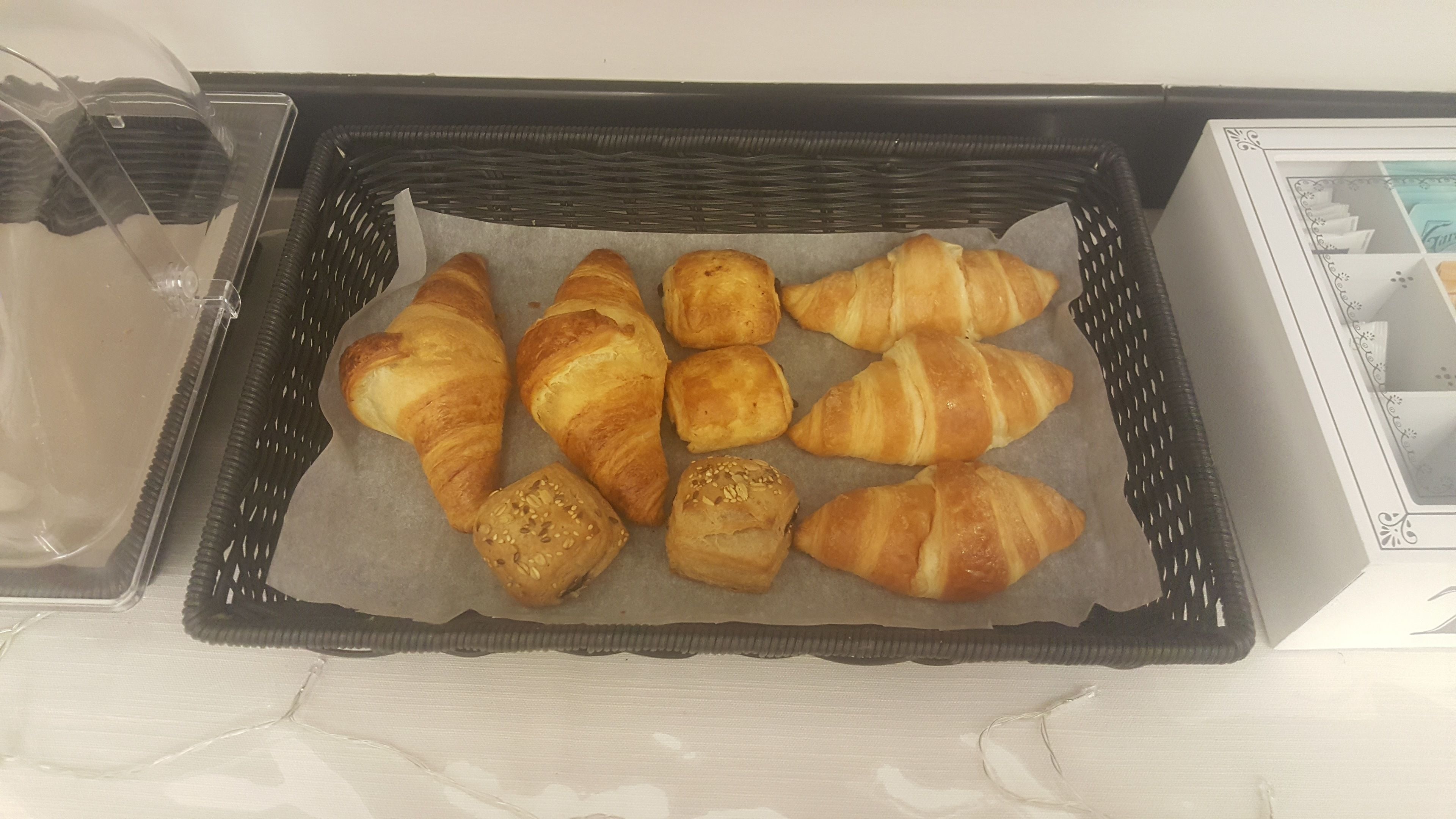 daily buffet breakfast for a fee