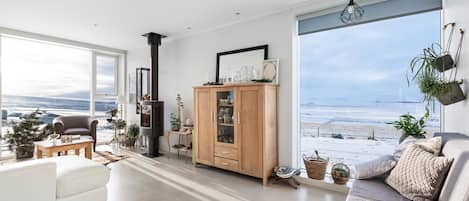 Comfort-Haus, Mehrere Betten, Nichtraucher, Bergblick | Wohnbereich | Smart-TV, Netflix, DVD-Player