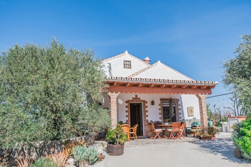 Cubo's Villa Jara / pool / field / tranquility / trees /