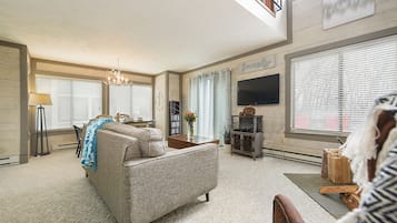 Smart TV, fireplace, DVD player, table football