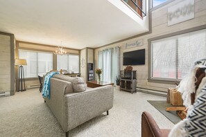 Smart-TV, Kamin, DVD-Player, Tischfußball
