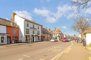 Front of property - The Bull Hotel (Olney)