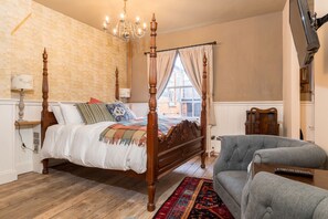 Signature Double Room, 1 Double Bed (Top Notch) | Egyptian cotton sheets, premium bedding, individually decorated - The Bull Hotel (Olney)