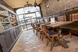 Dining - The Bull Hotel (Olney)