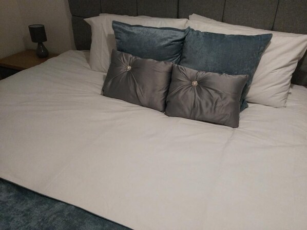 3 chambres, fer et planche Ă repasser, Wi-Fi, literie fournie