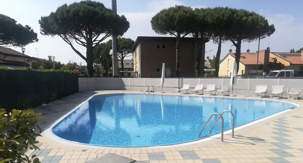Piscina stagionale all'aperto