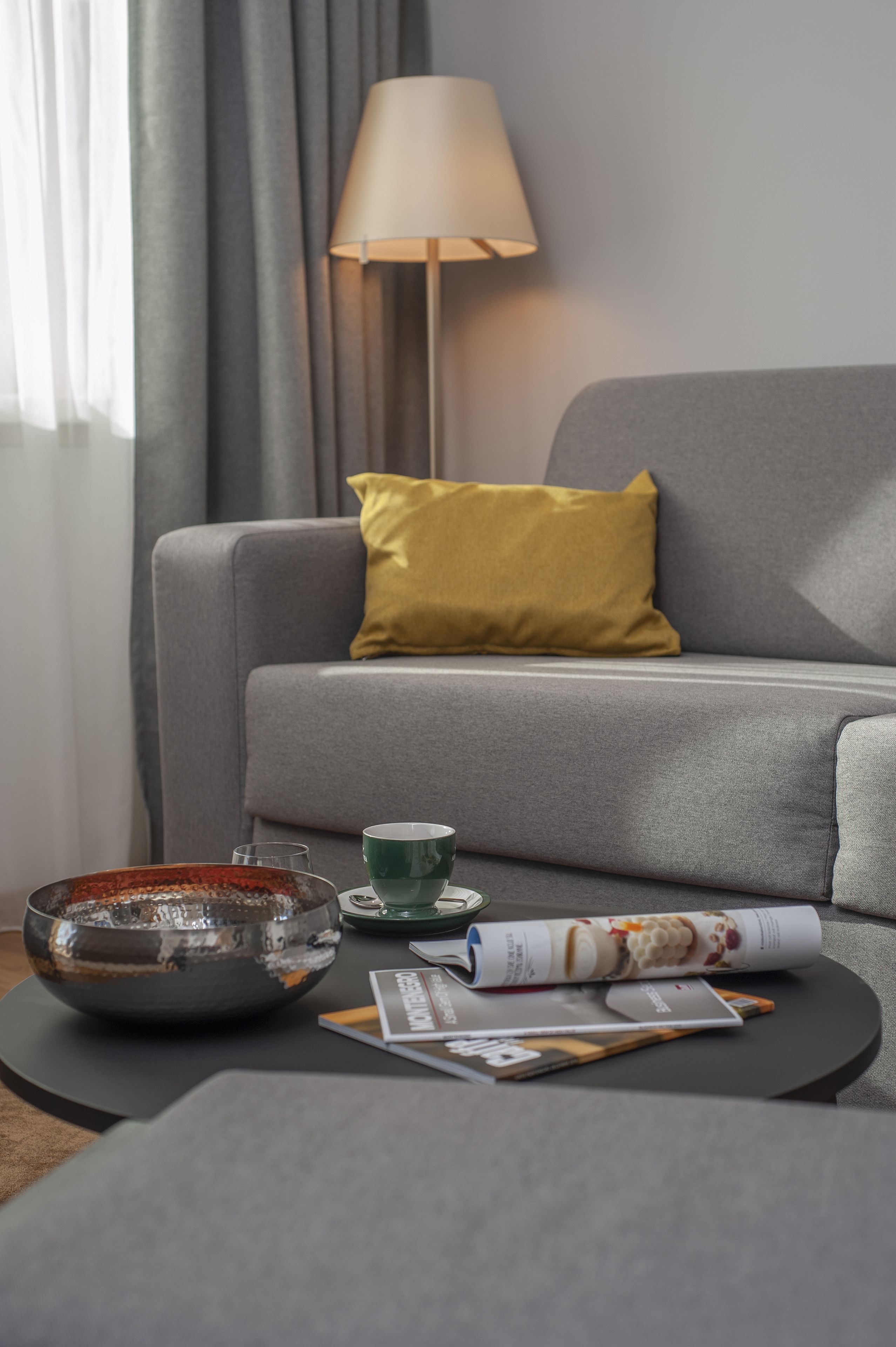 deluxe room, city view | living area | led tv