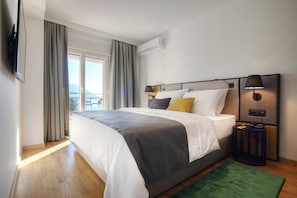 Suite, Sea View | Minibar, in-room safe, desk, laptop workspace - Fontana Hotel & Gastronomy (Budva)