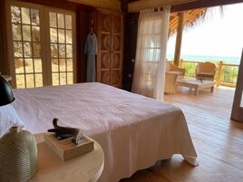 Premium bedding, in-room safe, individually decorated