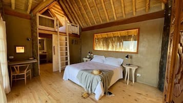 Signature-Vierbettzimmer | Hochwertige Bettwaren, Zimmersafe, individuell dekoriert