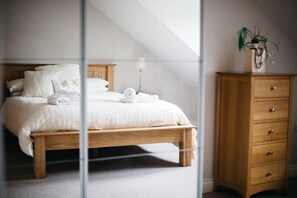 Appartement, 2 chambres (7) | Bureau, fer et planche à repasser, accès au Wi-Fi (inclus)