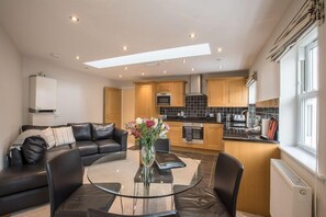 Lägenhet - 2 sovrum (6) | Eget kök | Kylskåp, mikrovågsugn, ugn och spishäll