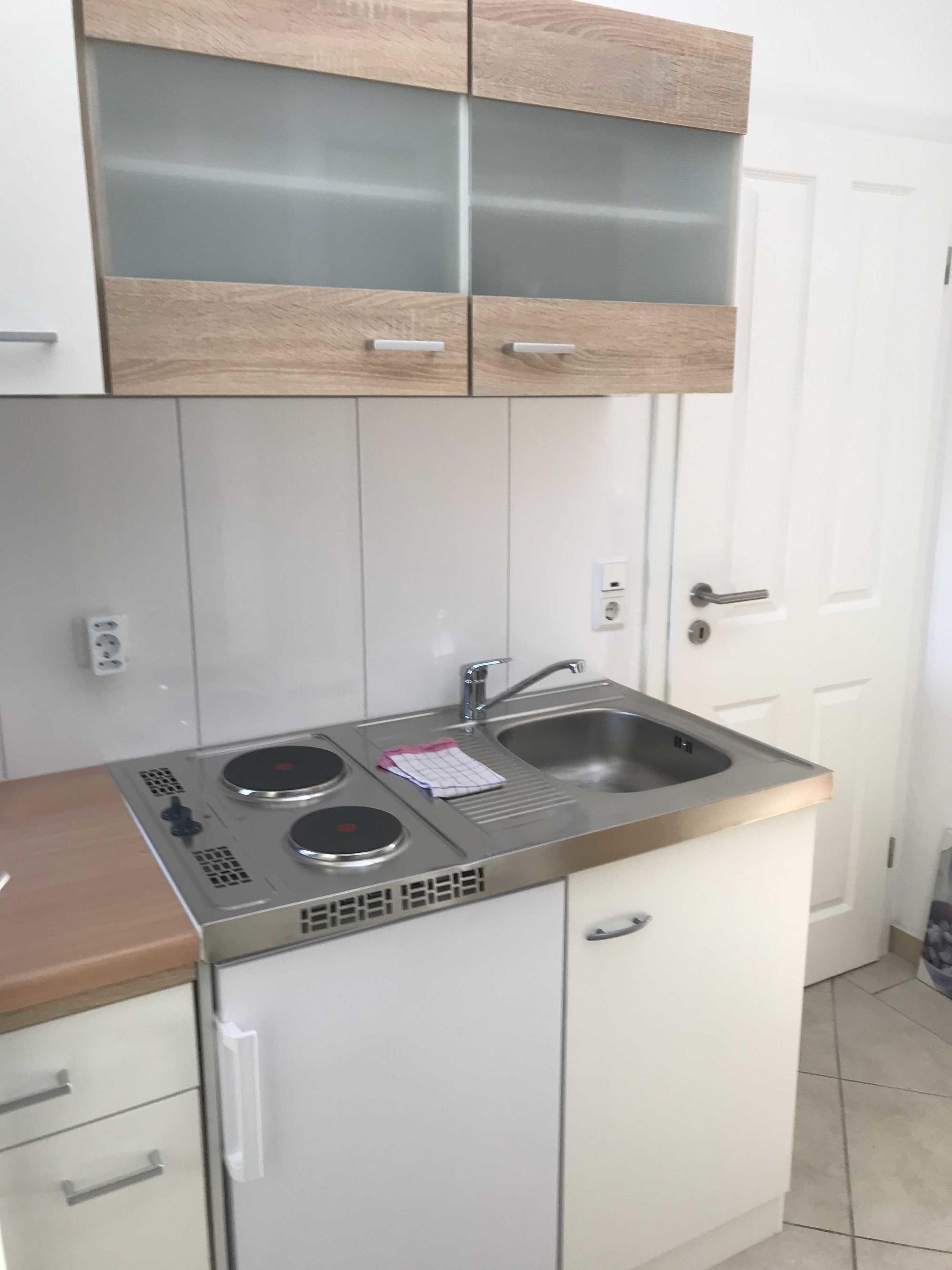 ตู้เย็น, เตาประกอบอาหาร, เครื่องชงกาแฟ/ชา, กาต้มน้ำไฟฟ้า