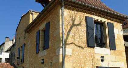 NICE HOUSE PERIGOURDINE STONE RUHE NAHE BERGERAC