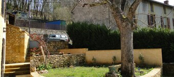 JOLIE MAISON PERIGOURDINE EN PIERRE  TRES CALME PROCHE BERGERAC