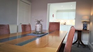 Standard Apartment | In-room dining - Central York Place Apartment (Edinburgh)