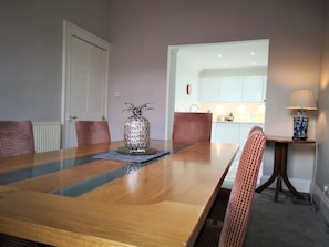Standard Apartment | In-room dining