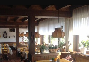 Tägliches inbegriffenes kontinentales Frühstück