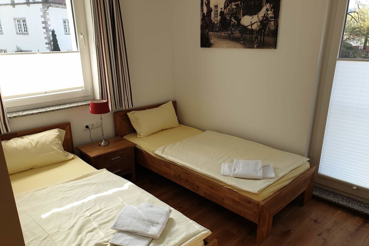 Standard Double Room, 2 Twin Beds | Desk, WiFi (free), bed sheets
